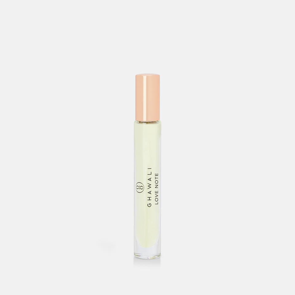 
                        
                          Load image into Gallery viewer, FREE 10ML LOVE NOTE WORTH 135 AED
                        
                      